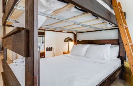 Sleeps 28 2 Units Near DT Nashville Outrider by AvantStay - Foto 24