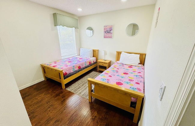 7/6.5 Beautiful Vacation Home With Private Pool, and Much More!! - Foto 52