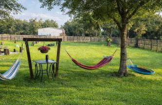 Family Country Retreat w Pool, Games & Fire Pit - Photo 27