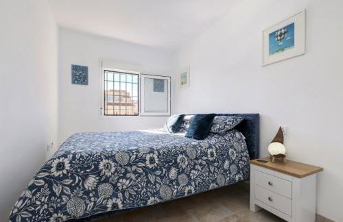 Luxury modern beachfront 3 bed gated community townhouse with pool, sun terrace, sea views close to all amenities - Photo 8