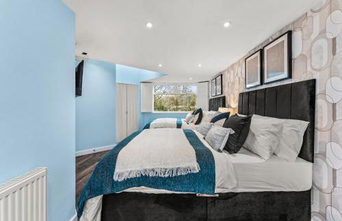 Elegant Retreat in Cheltenham - Garden & Parking Included - Foto 27