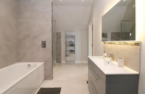 Langley Barn - Photo 28