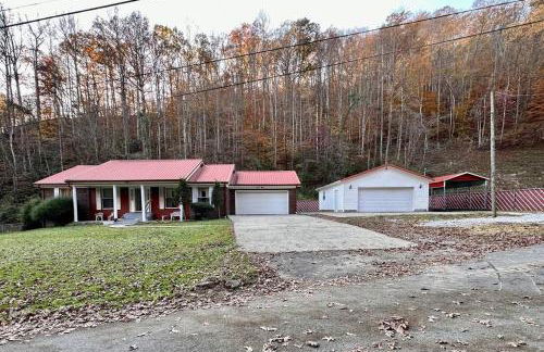 Buffalo Playhouse with game room - Photo 24