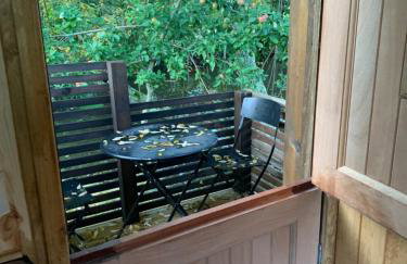 Shepherd Hut Lodge on Farm Waterside Goodwin Farm - Photo 3