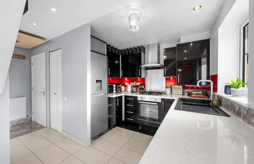 Stylish 3BR Home - Sleeps 7 - 15 Min to City Centre, Parking Garden & Fast Wi-Fi - Foto 34