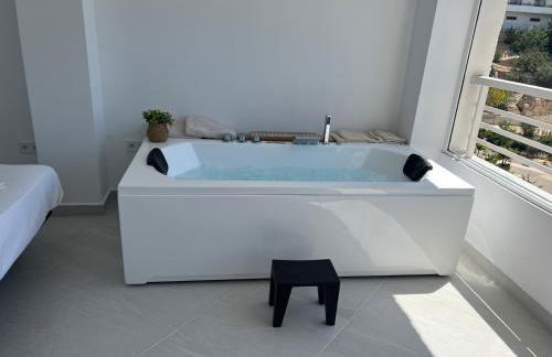 Modern apartment sea view with private jacuzzi - Photo 26