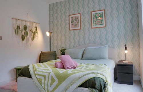 Sleek 4BR Townhouse - Rooftop - Hot Tub - Foto 10