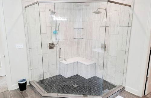 Magazine-Featured Mansion, Golf Green, Casino, etc - Foto 49