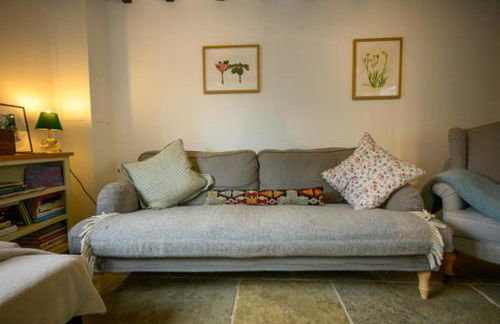 Pear Tree Cottage in the Cotswolds - Photo 44