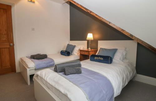 Apartment 2, Gorwel Glas - Photo 11