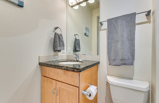 Heart of Dtwn Omaha: Historical Apt w/ Perks - Foto 16