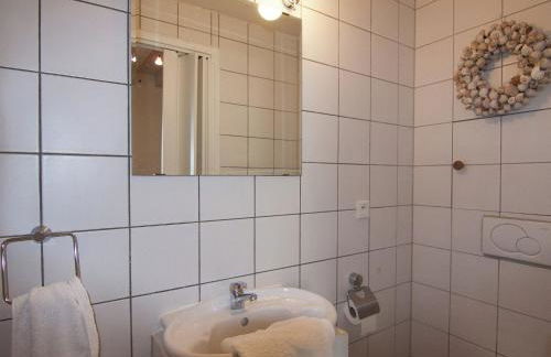 Very nice cottage with studio on a domain with heated pool - Foto 21