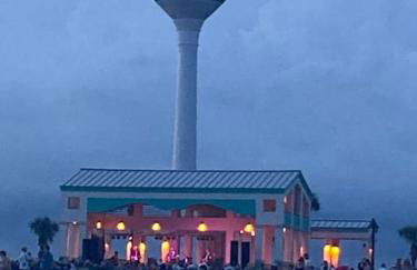 Pensa-Cozy Downtown bungalow, w/ backyard oasis! - Foto 28