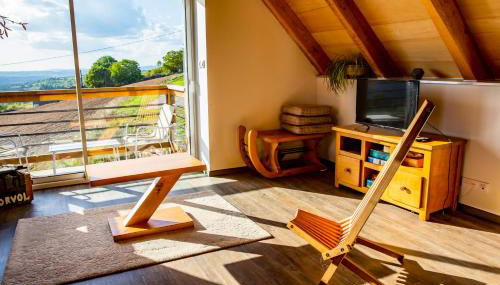 Appartement charmant à Saint-Côme-d'Olt - 80 m² avec balconc - Photo 3