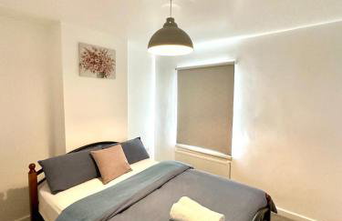 Charming Two-Bedroom Retreat-Garden Oasis Near Central London & Transport Links - Foto 4