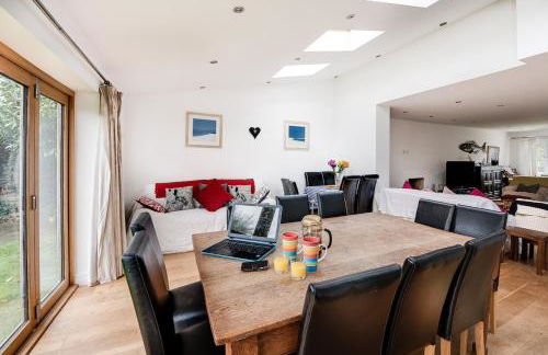 Harbourways Emsworth, Pet Friendly Coastal Retreat, Contractors & Leisure, Free Parking, Walk to Pubs - Photo 69