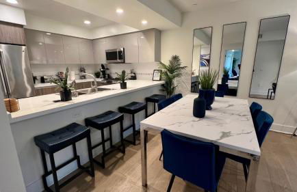 Century City Cozy 3 Bedroom Apartment with Parking 302,303 - Foto 19