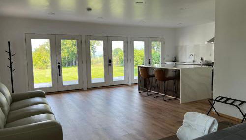 Private Cottage - Panoramic River Views, Near Casino and Downtown - Foto 3