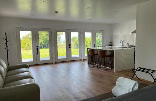 Private Cottage - Panoramic River Views, Near Casino and Downtown - Foto 3