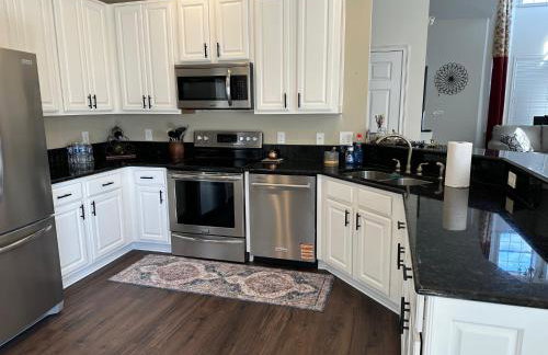 An Incredible Vacation Home with Saltwater Pool! - Foto 7