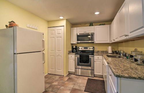 Updated Condo Near Beach: Ideal Walkable Location - Foto 19