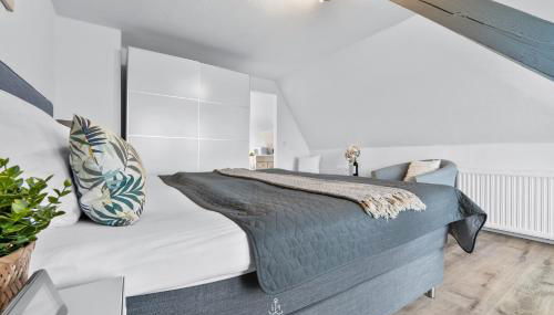 Apartment 25 - Photo 2