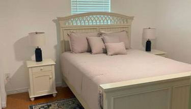 Updated,spacious, maritime 3BR downtown cottage - Photo 5