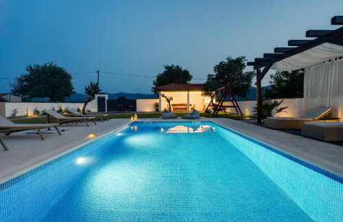 Villa Anja is a 4 bedroom villa with a 32 sqm heated pool near Imotski - Foto 38