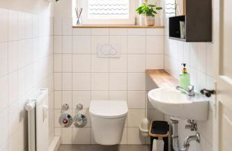 Charaktervolle 122qm Altbau-Ferienwohnung mit Stuck, viel Platz für Familien & Gruppen bis zu 8 Personen, Parkplatz inklusive - Photo 61