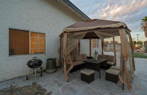 Entire Private Home with 4 Bedrooms 2 Bathrooms, Pool, View, 4 Parking, King Bed, Big Yard, Available Now - Foto 59