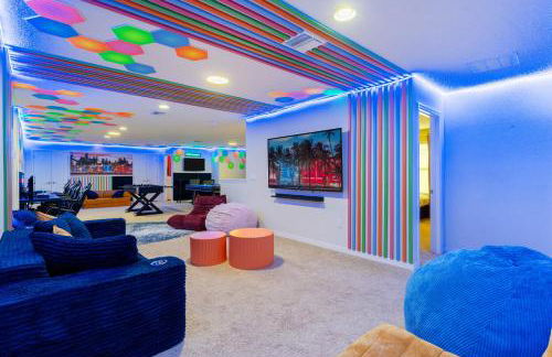 Luxury 8BR Villa with Pool, Spa, Theater & Game Room near Disney - Foto 56