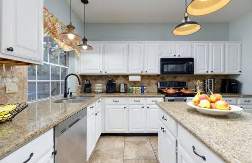 RARE FIND! Private Pool Hot Tub Spa Game Room Pool Heat Available Spring Special! - Foto 22