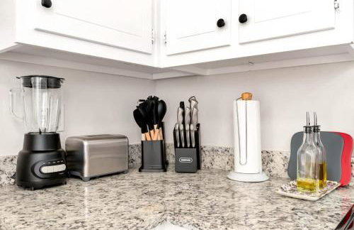 4BR Cozy Family Retreat Near Mall of GA, Near Lake Lanier - Sleeps 10 - Foto 28