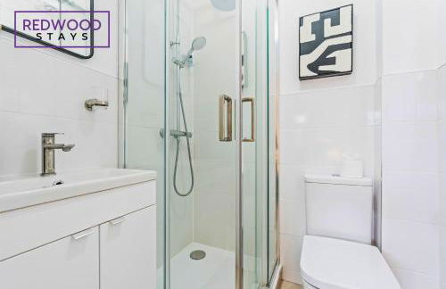 Cozy Family & Contractor Home 3X FREE Parking by Redwood Stays - Foto 45