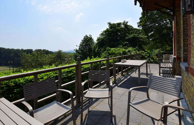 A Beautiful Art Nouveau House With an Enormous Garden - Foto 40