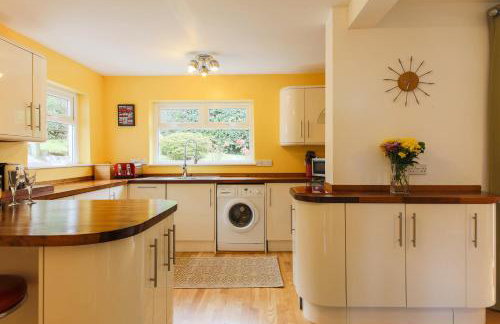 5 Bedroom House with Sea Views - Photo 7