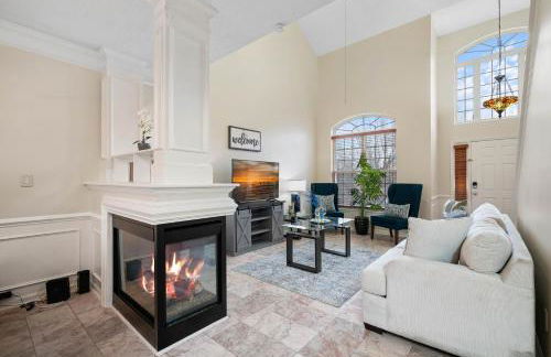 Cozy 4B 2 5B University Home King Beds Jacuzzi - Foto 35