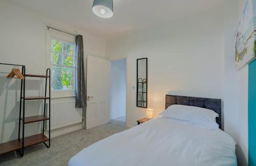 Central Banbury Stay Comfy and Spacious for groups 9 sleeps - Foto 12