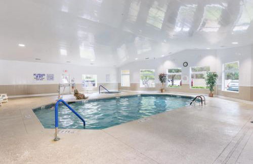 Beachy Days Escape - Cozy Haven Steps From Beach! - Foto 44