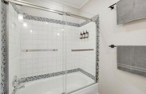 Spectacular 4BR 2,5BA Holiday Home with Pool and Grill - Foto 49