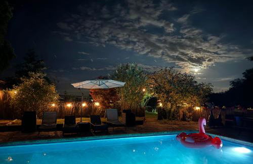 Grade II Listed Farmhouse, Pool, Hot Tub, Games Room, Celebration Hall, Car Park, 10ppl, 45 min from Central London - Foto 22