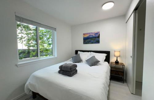 Modern 2Br-2Ba Belltown Condo with Free Garage Parking - Foto 15