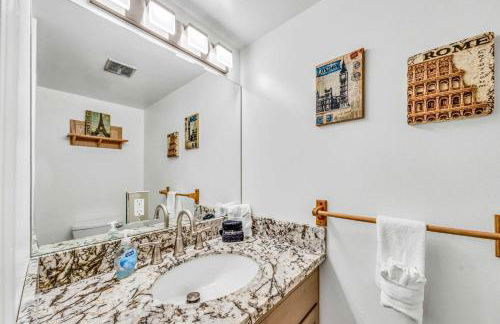 Modern 3BD -Walk to Lake & Beach - Foto 42