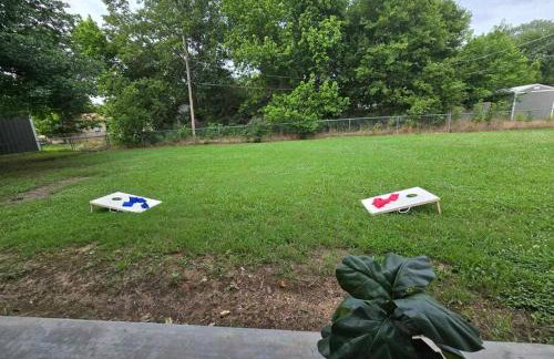 4 bedroom pet friendly grill under 5 min to airport and Choctaw Casino - Foto 13