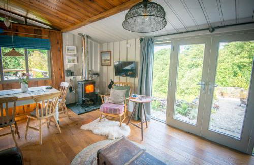 Little Kestrel Cabin - Photo 5