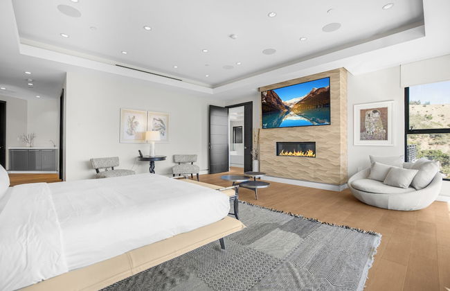 Zorada - Private Hollywood Hills Luxury With Endless Amenities and City Views - Photo 5