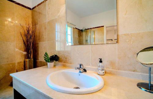 Cozy Villa in Marbella-Estepona - Photo 37