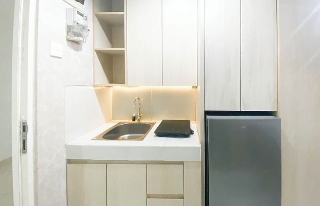 Elegant And Homey Studio At Amartha View Apartment - Photo 7