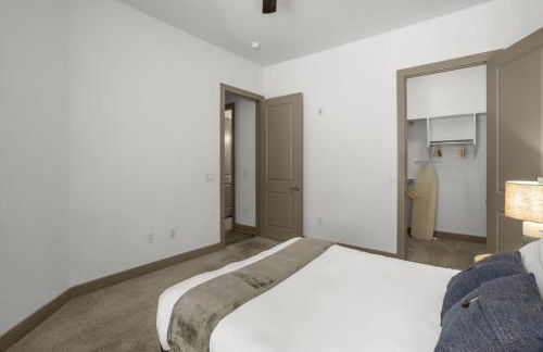 Modern 2BR CozySuites on Town Lake waterfront 03 - Foto 9