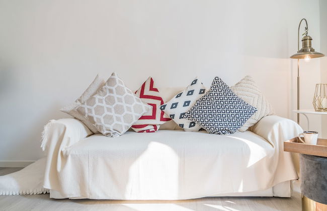 Charming Milanese Apartments - Photo 36